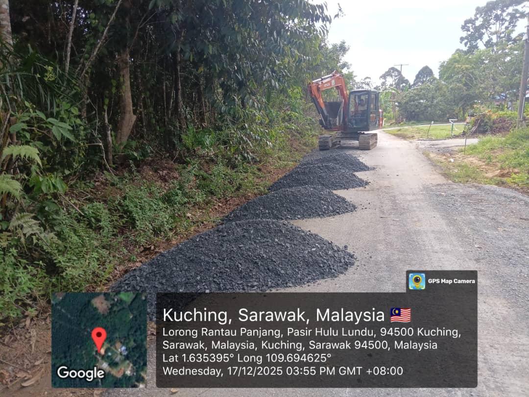 Naik Taraf Jalan di Kampung Pasir Hulu cover image
